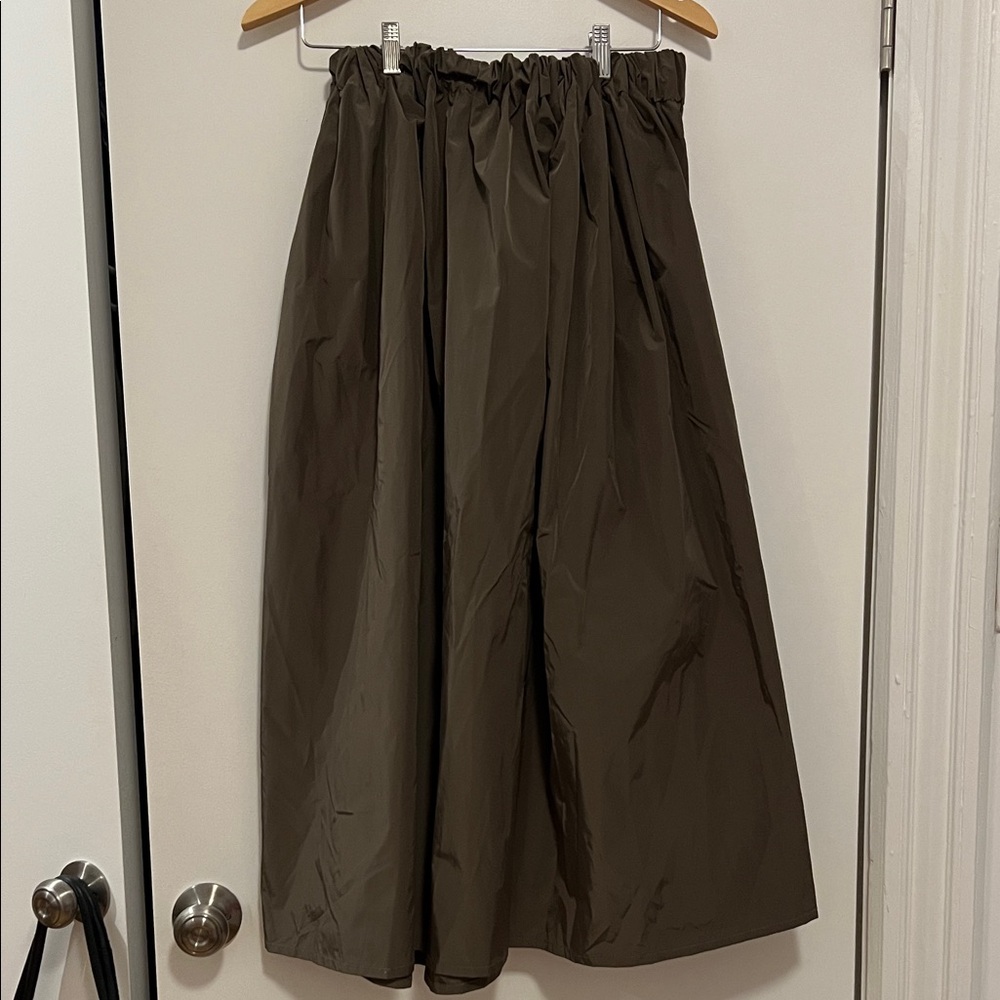 Elastic-Waist A-Line Midi Skirt in Olive Green